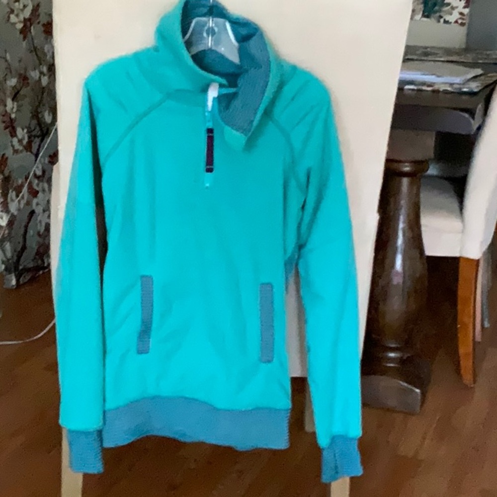 Ivivva pullover Size 10 Girls